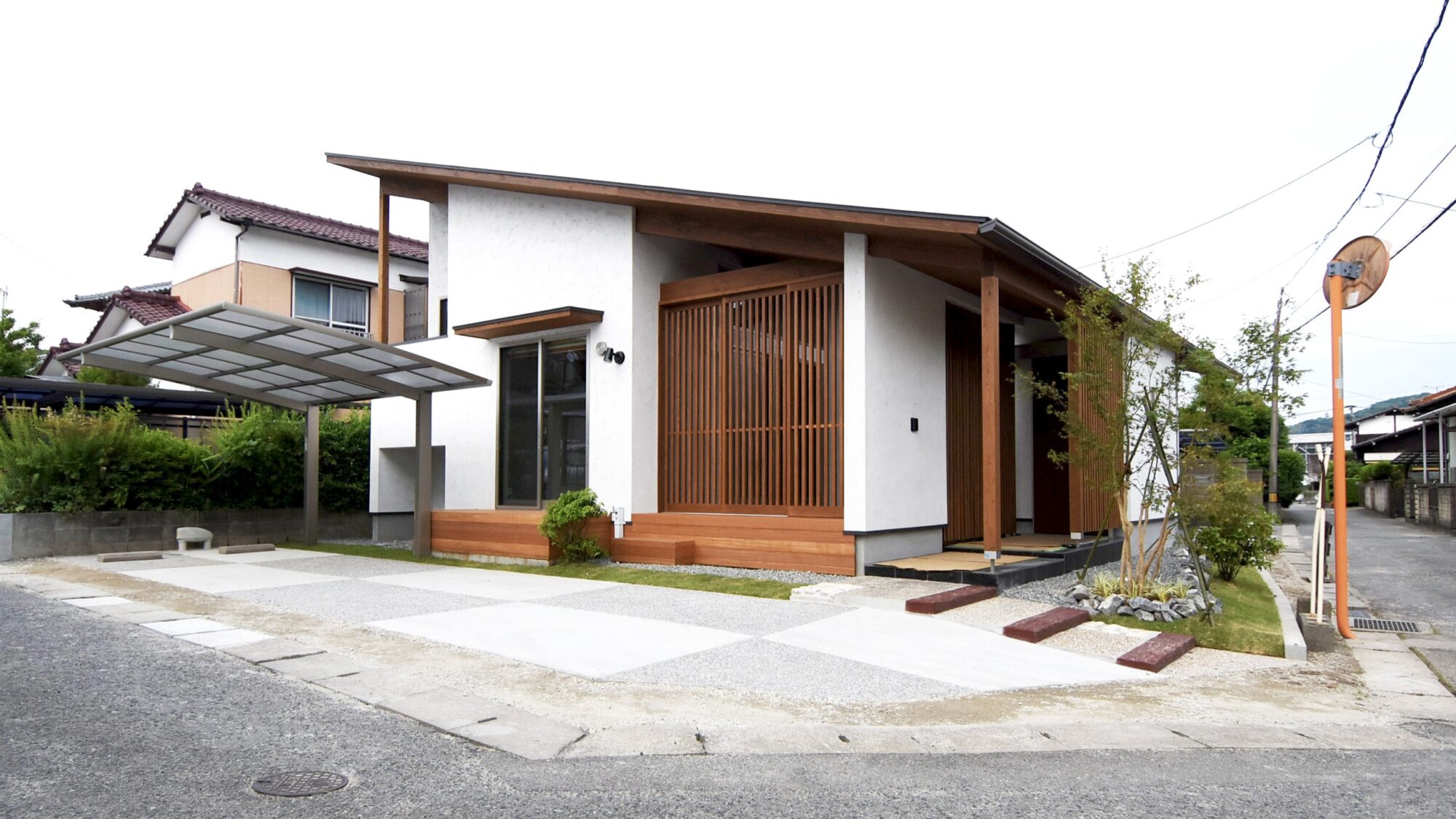 季節とともに表情を変える調和のエクステリア｜新築外構工事